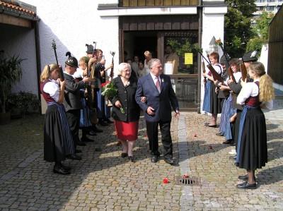 Gewehrschützen beim Spalierstehen